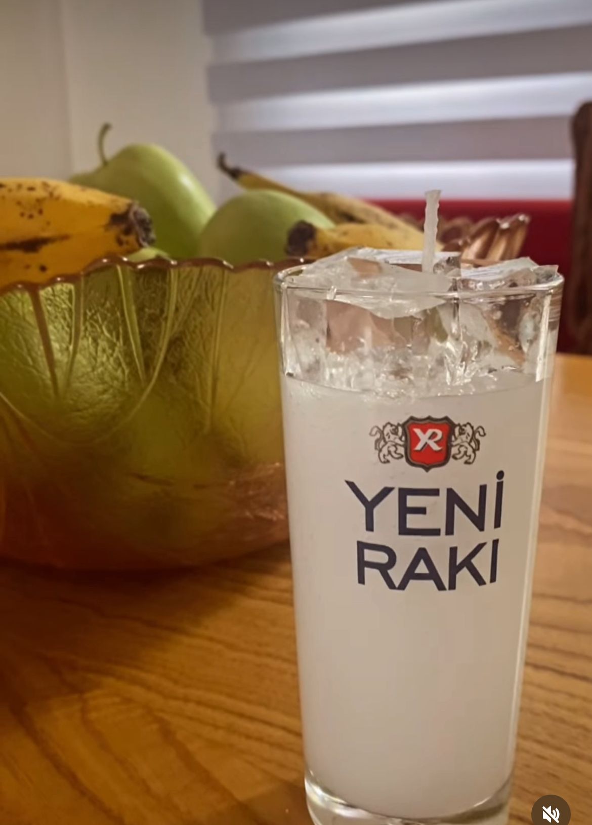 Orjinal Rakı Mum (YENİ RAKI) bardağında  jel parafin ile yapılmıştır.